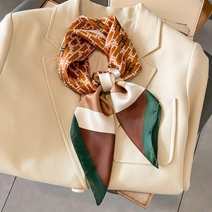 Elegant Square Scarf Simulated Satin Geometric Pattern Decorative Neckwear Hair Band For Women Fashionable Retro Style