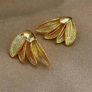 Chic 18K gold plated banana leaf fan earrings with detailed texture in a retro style