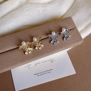 Flower Petal Artificial Pearl Stud Earrings For Women With Rhinestones And 925 Sterling Silver Earring Post Elegant Fan Jewelry