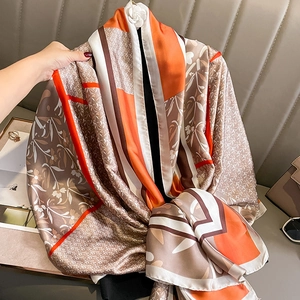 Sciarpa in Satin da Donna Con Motivo Floreale e Geometrico Elegante Scialle Grande Leggero per Ufficio e Quotidiano