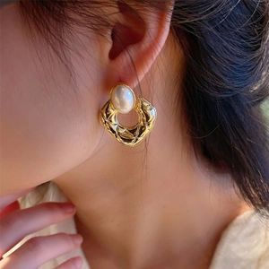 Vintage quilted gold hoop earrings with pearls, classic French style jewelry for women
