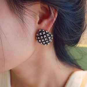 Vintage geometric square stud earrings with black plating and sparkling rhinestones
