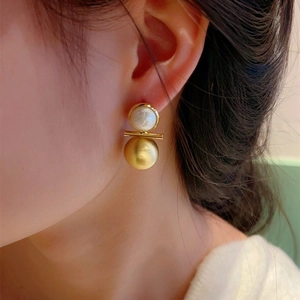 Boucles D'oreilles Géométriques Barre Et Boule Avec Tige En Argent Sterling 925 Et Künstliche Perle D'imitation Métal Brossé Bijoux Élégants