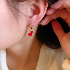 Exquisite gold-plated wulu hoop earrings with red beads and micro-set crystals