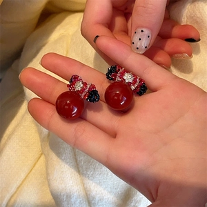 Elegant French vintage red pearl bow earrings with handcrafted beadwork for women