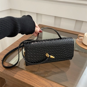 Sac Bandoulière Baguette en Cuir PU Tissé pour Femmes Sac à Main de Soirée Vintage avec Boucle en Métal Noeud et Bandoulière Réglable