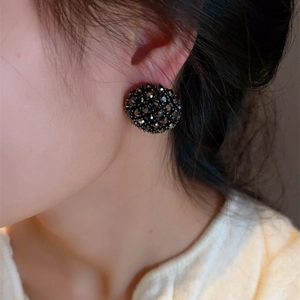 Boucles d'oreilles puces rondes vintage plaqué or avec strass noirs et cristaux pavés