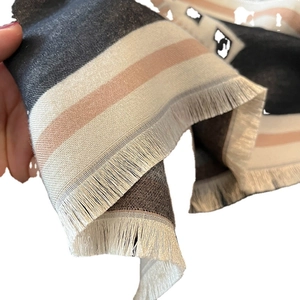 Écharpe réversible pour femme en cachemire synthétique doux avec bordures à franges