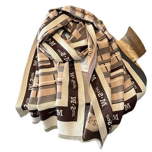 Sciarpa scialle minimalista a righe effetto cashmere con nappe e stampa M Star