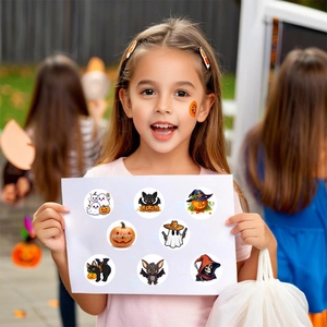 500pcs Halloween sticker roll with ghost and pumpkin designs for festive decoration