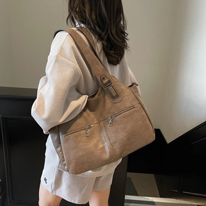 Grand sac cabas rétro marron avec poches zippées doubles et large bandoulière