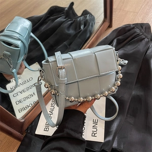 Women Woven PU Leather Crossbody Bag With Silver Bead Chain Square Shoulder Bag Trendy Magnetic Snap Clasp Fashion