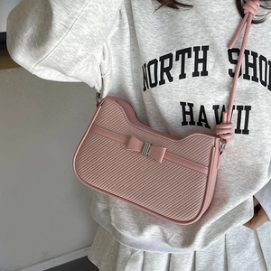 Sac à bandoulière rétro rose tissé avec nœud élégant et sangle réglable pour femme