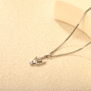 Collier avec pendentif geste de la main punk rock en acier inoxydable pour un look hip hop