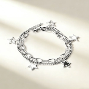 Bracciale a doppio strato argentato con ciondoli a stella e catene miste stile moderno