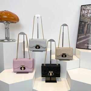 Sac à bandoulière pailleté avec chaîne pour femme en rose, argent, or et noir