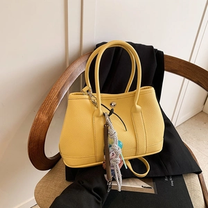 Sac Seau Pour Femmes Sac À Main En Cuir PU Grain Lychee Avec Pendentif Ours Sac Bandoulière Mode Coréenne