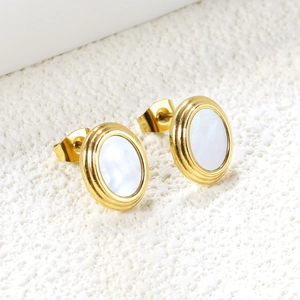 Élégantes boucles d'oreilles ovales plaquées or 18K avec nacre blanche sur pierre