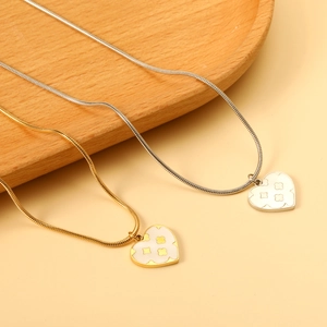 Stainless Steel Heart Pendant Necklace White Shell Inlay Four Leaf Clover Pattern Snake Chain Elegant Jewelry For Women