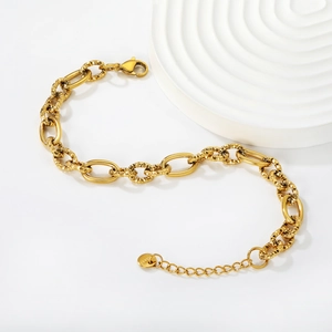 Elegant gold-plated stainless steel link bracelet with lobster clasp on white background