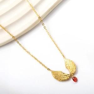 Collier ailes en acier doré 18K avec pendentif goutte de pierre rouge élégant