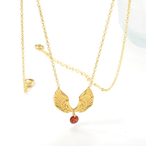 Collier Pendentif Aile Ange Acier Inoxydable Plaqué Or 18K Zircon Rouge Bijoux Minimalistes Pour Femmes