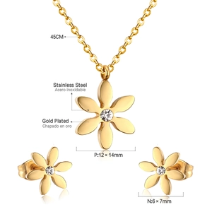 Paramètres de taille détaillés pour ensemble collier et boucles d'oreilles fleur plaqué or