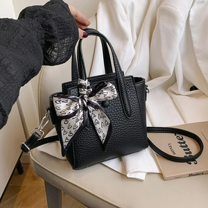 Sac Seau Bandoulière Femme Cuir PU Motif Litchi Avec Décoration Noeud Écharpe En Satin Imprimé Coeur Pour Quotidien