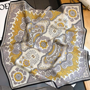 Eleganter Seidenschal mit Paisley-Blumenmustern in Gelb, Weiß und Grau im Color-Block-Design
