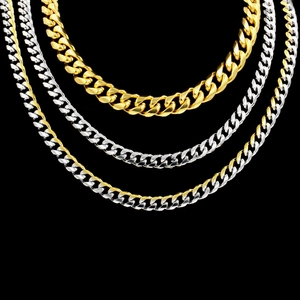 Detailvergleich der 10mm Gold-, Silber- und zweifarbigen Edelstahl-Panzerketten für Damen