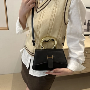 Elegante schwarze Leder-Box-Tasche mit goldenem Griff und H-Schnalle für Damen