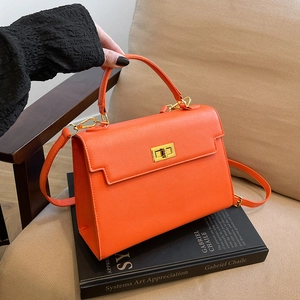 Women Fashion Trapezoid Handbag Luxury PU Leather Crossbody Bag With Gold Lock Detachable Shoulder Strap Elegant Satchel Daily