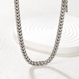 Collier chaîne cubaine minimaliste en acier inoxydable argenté avec finition polie