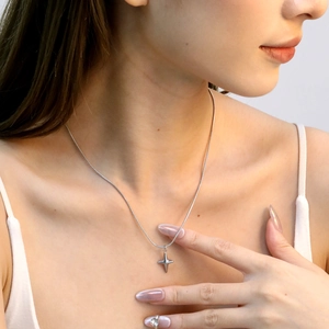 Collier Pendentif Étoile Acier Inoxydable 304 Étoile À Quatre Pointes Chaîne Serpent Bijoux Minimalistes Pour Femmes