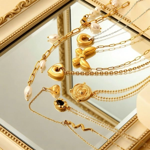Colliers À Pendentif Acier Inoxydable Plaque Or Papillon Coeur Imitation Künstliche Perle Rétro Luxe Bijoux Mode Pour Femmes