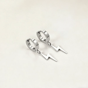 Boucles d'oreilles créoles en acier inoxydable argenté avec pendentif éclair poli