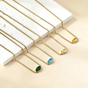 Collane con pietre taglio marquise in quattro colori e catene box in acciaio placcato oro 18K