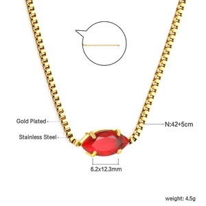 Collana in acciaio inossidabile dorato con ciondolo marquise rosso e dettagli misura