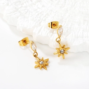Boucles d'oreilles pendantes étoiles en acier inoxydable doré avec cristaux de zircone