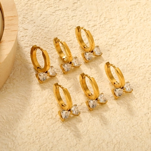 Elegantes pendientes de lazo bañados en oro 18K con circonitas blancas para mujer