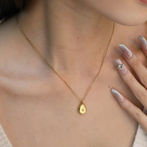 18K Gold Plated Stainless Steel Teardrop Pendant Necklace Eight Pointed Starburst Rhinestone Inlaid Elegant Jewelry For Women