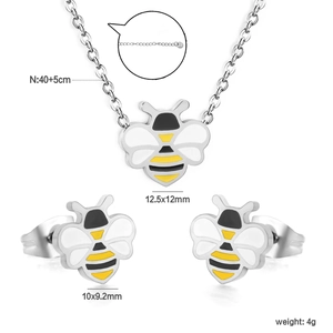 Ensemble bijoux abeille mignon avec collier et boucles d'oreilles en acier émaillé