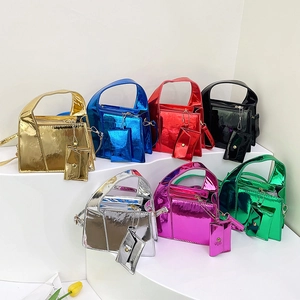 Mini sacs à main carrés minimalistes en sept coloris métallisés avec petits porte-monnaie