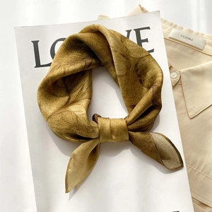 Foulard Carré En Satin De Mûrier Imprimé Floral Élégant Foulard Rétro Satin Bandeau Cheveux Pour Femmes