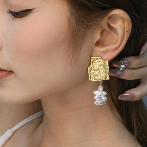 Boucles D'oreilles Pendantes En Acier Inoxydable Plaquées Or 18 Carats Martelées Irrégulières Avec Künstliche Perles Baroques Géométriques