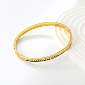Bracelet élégant en acier inoxydable plaqué or 18k avec incrustation de zircone