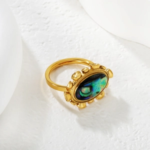 Retro 18K gold-plated oval abalone shell ring with vintage petal edge on stone