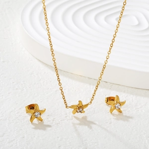 Exquisite gold starfish jewelry set with sparkling zircon pendant necklace and stud earrings