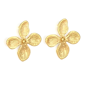 Boucles d'oreilles fleurs à quatre pétales en acier plaqué or avec texture brossée