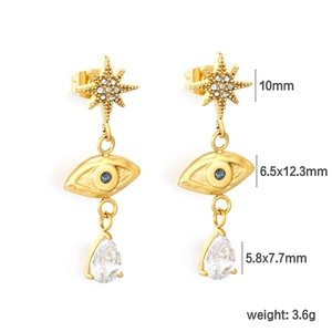 Vue détaillée des boucles d'oreilles œil et étoile avec pendentifs goutte et dimensions